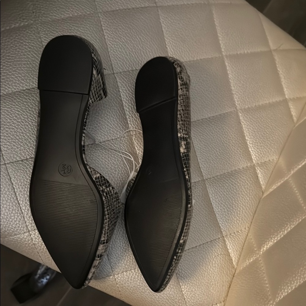 A New Day Women's Snakeskin Flats SZ 6.5 - Picture 3 of 3